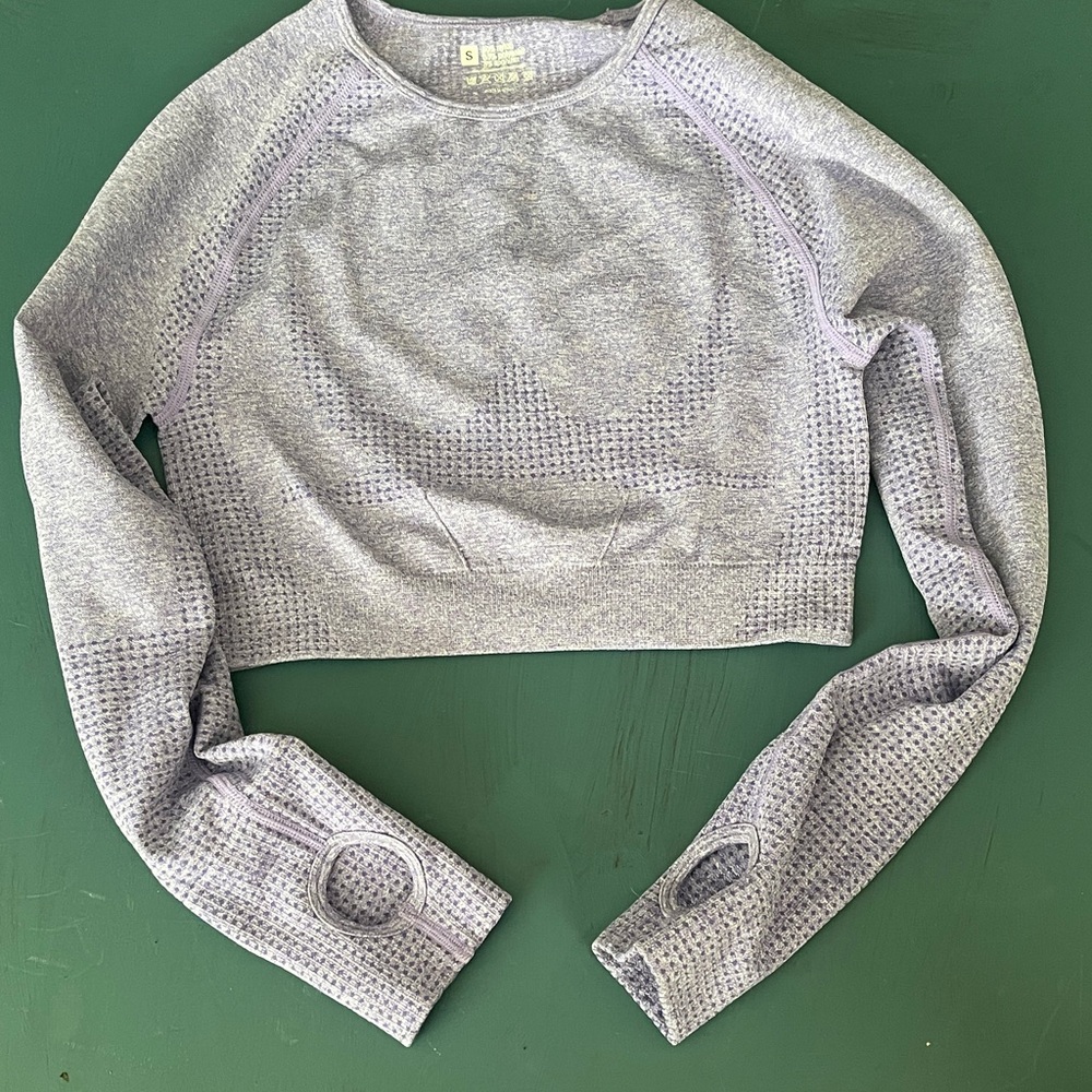 Lavender Woman’s small long sleeve fitness workout top NEW thumb breathable